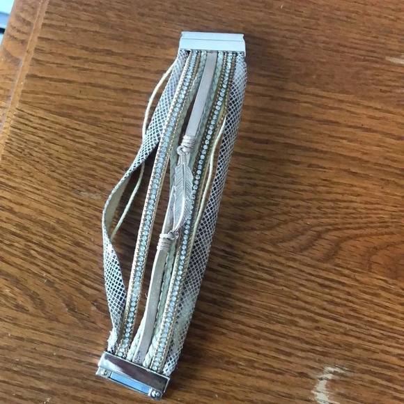 Rose‎ Gold Leather Bracelet - Picture 3 of 3